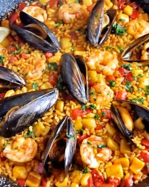 Authentic Spanish Seafood Paella Recipe to Try Today finished dish