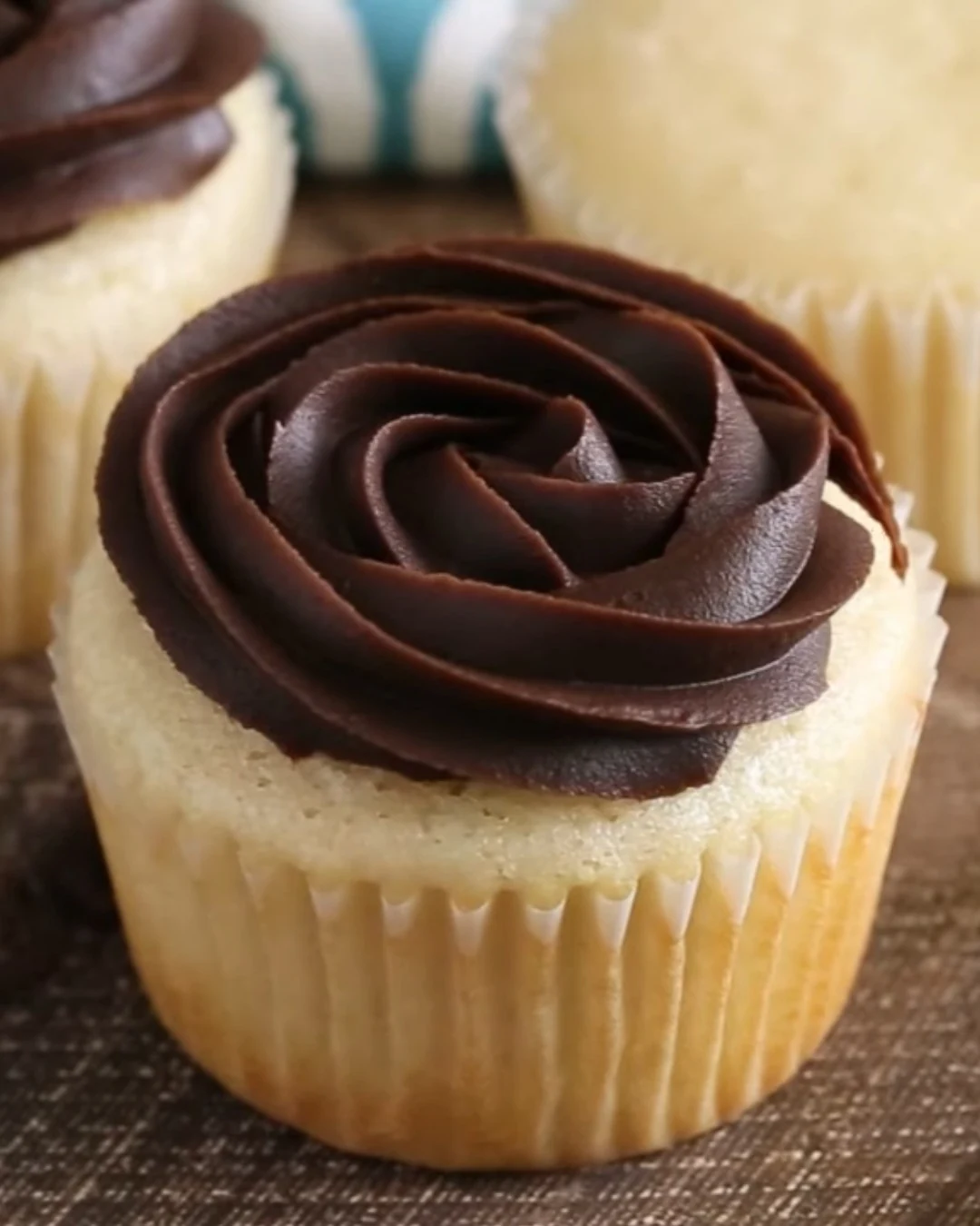 Delicious Boston Cream Cupcakes Recipe to Try finished dish