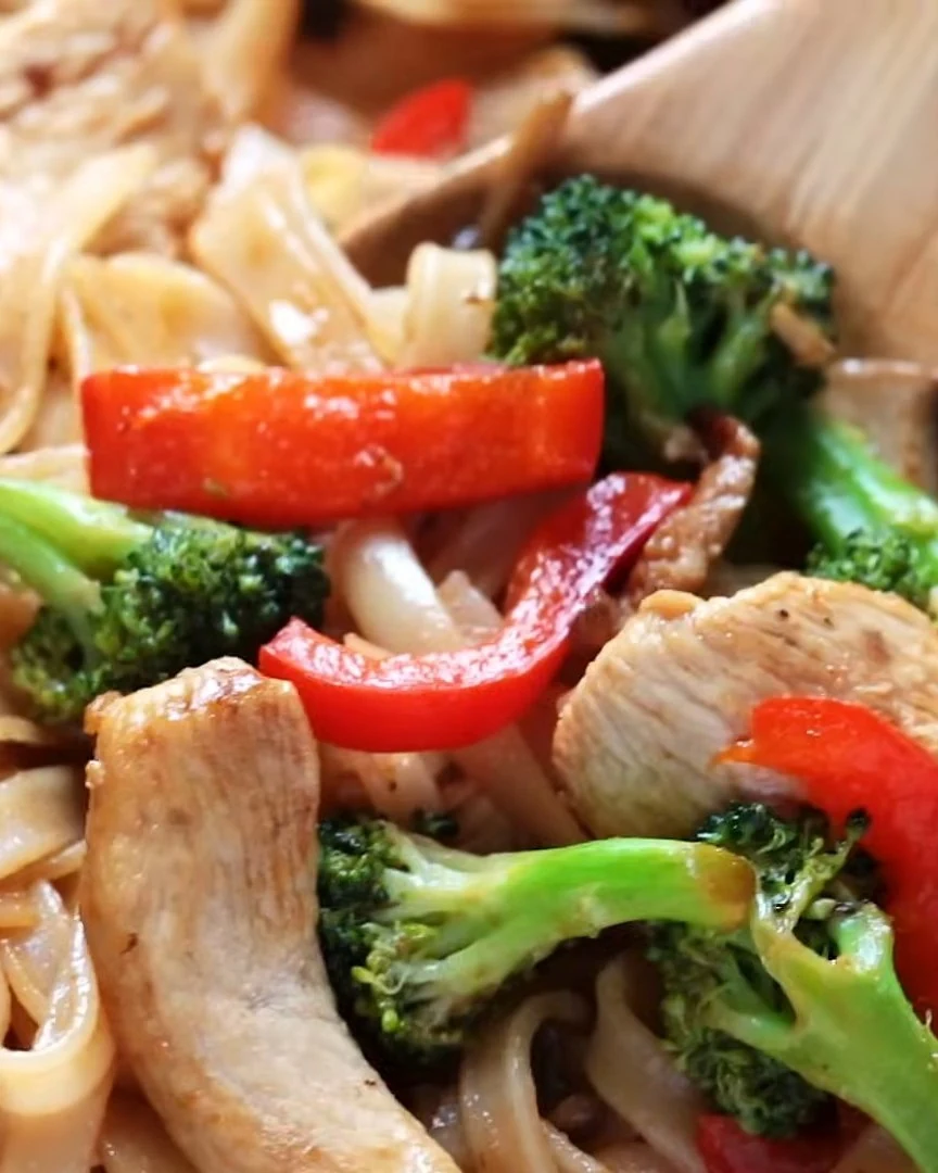 Delicious Chicken Stir Fry with Rice Noodles Recipe finished dish