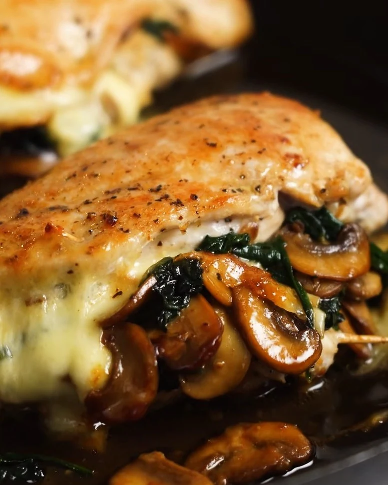 Delicious Delectable Cheesy Garlic Mushroom Chicken Recipe finished dish