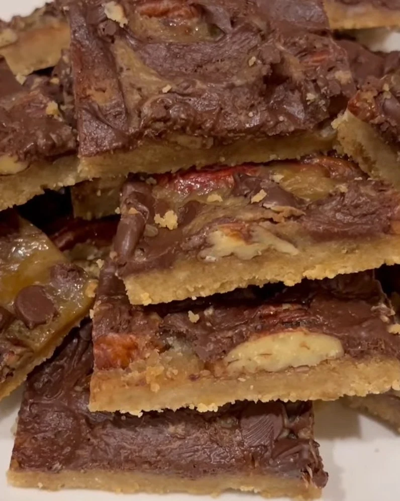Delicious Easy Caramel Butter Pecan Bars Recipe finished dish