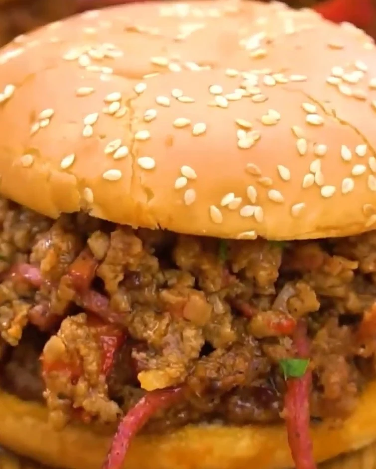Delicious Pepperoni Pizza Sloppy Joes Recipe finished dish