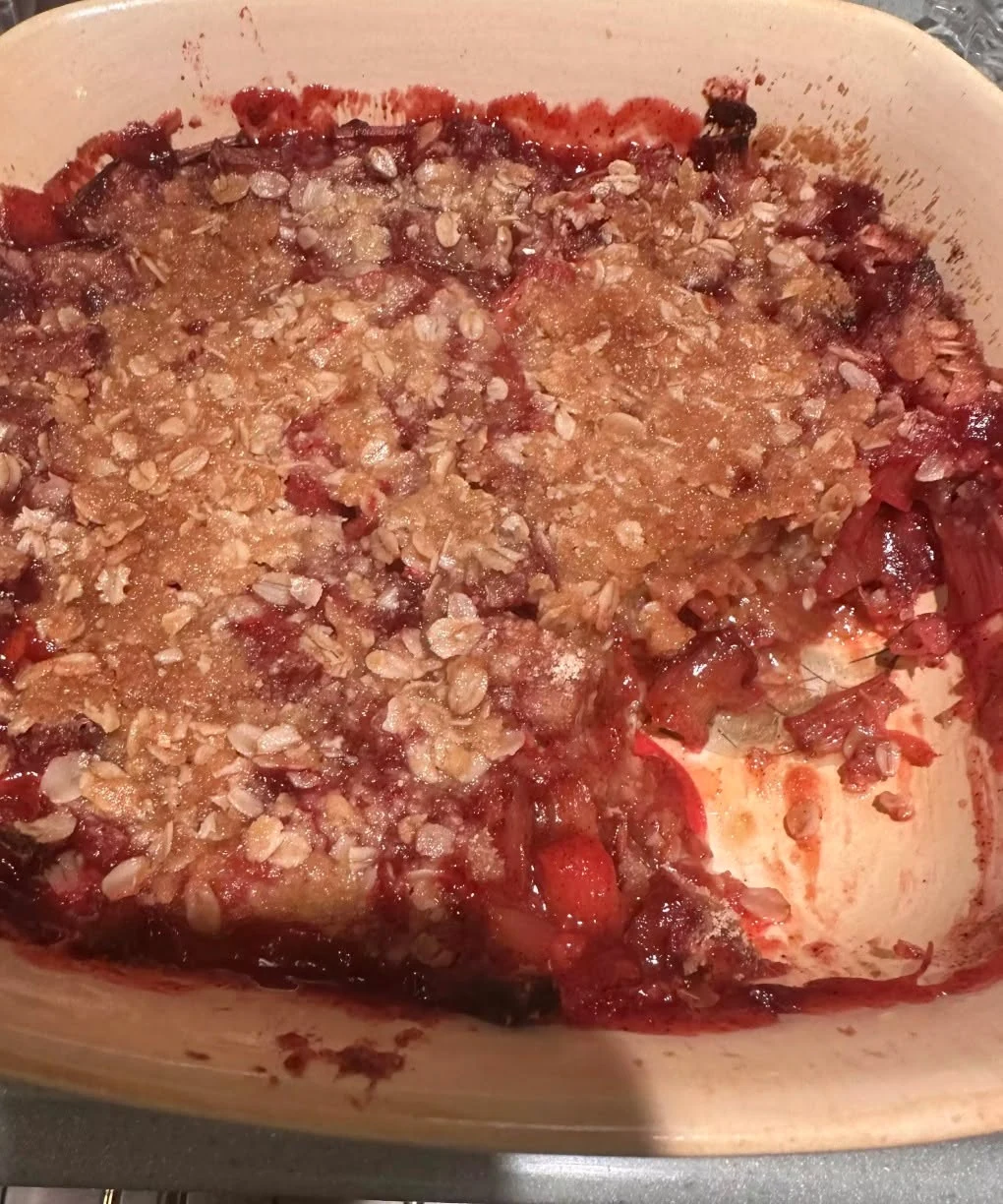 Delicious Rhubarb Crisp Recipe for Perfect Desserts finished dish