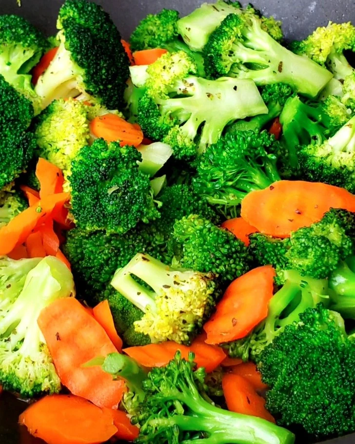 Delicious Stir-Fried Broccoli with Carrots in a Skillet Recipe finished dish