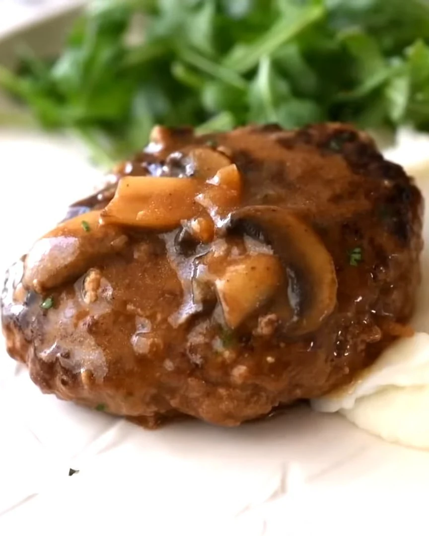 Easy and Delicious Salisbury Steak Recipe finished dish