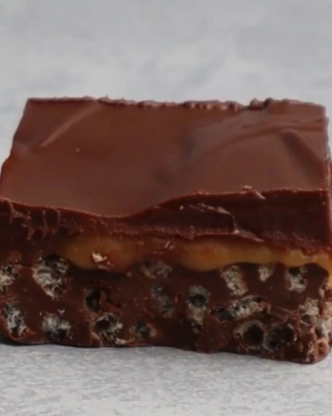Indulge in Delicious Butterfinger Caramel Crunch Bars finished dish