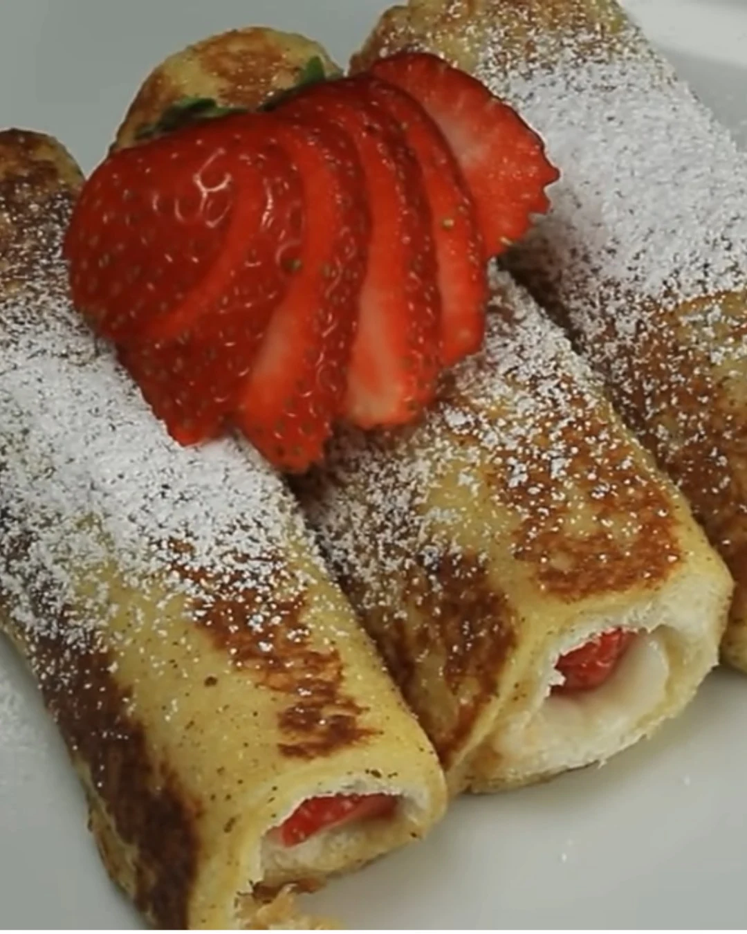 Indulge in Strawberry Cream Cheese French Toast Roll-Ups finished dish