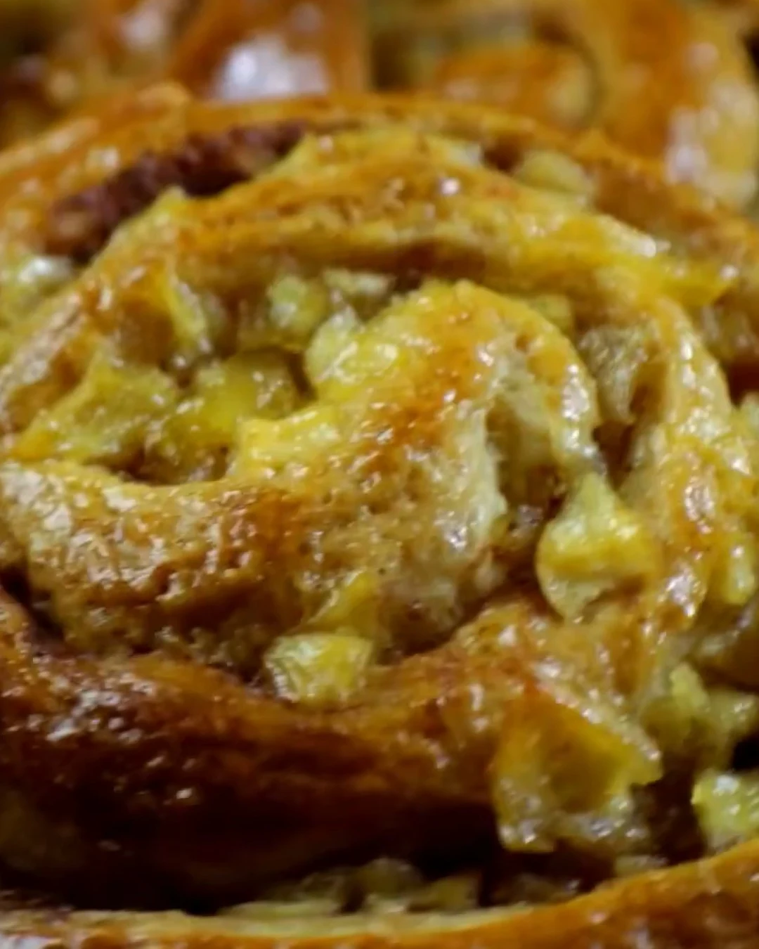 Irresistible Apple Cinnamon Roll Cupcakes Recipe finished dish