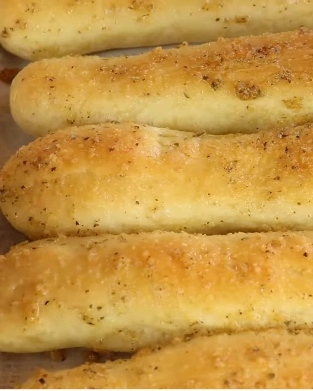 Irresistible Homemade Garlic Butter Crazy Bread Delight finished dish