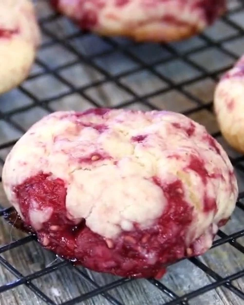 Irresistible Raspberry Sugar Cookies Recipe finished dish
