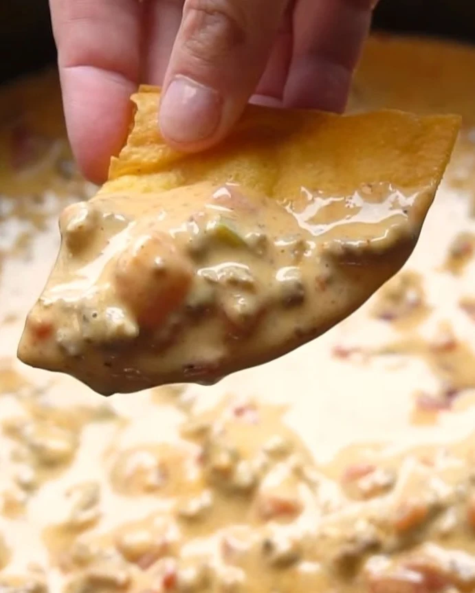 Irresistible Slow Cooker Bacon Cheeseburger Dip Recipe finished dish