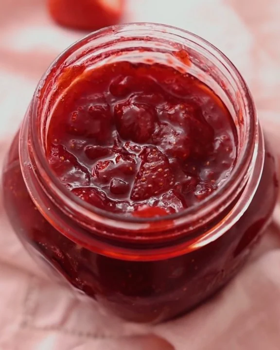 Quick and Easy Homemade Strawberry Delight Jam Recipe finished dish